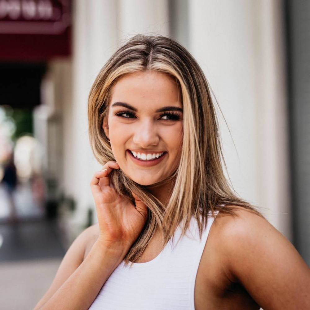 Meet your Posher, Isabelle